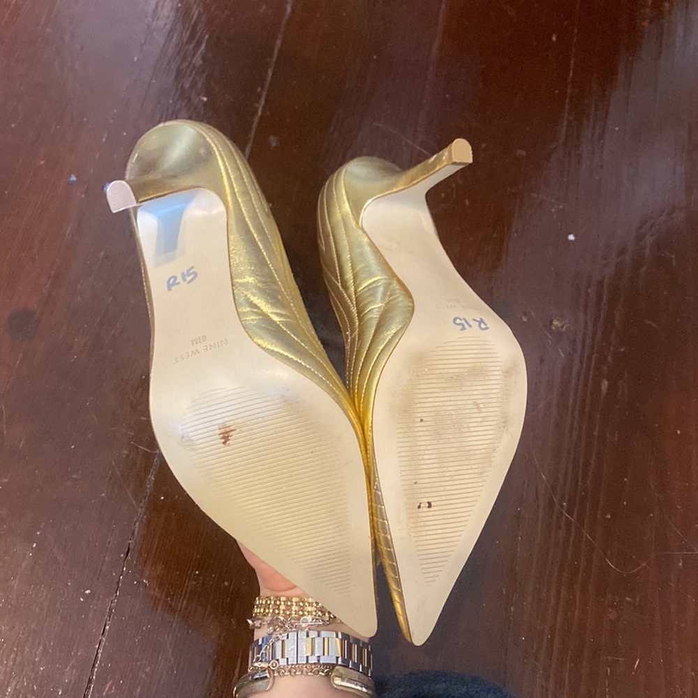 Gold Bright Patterned Pointed Heels - image 4